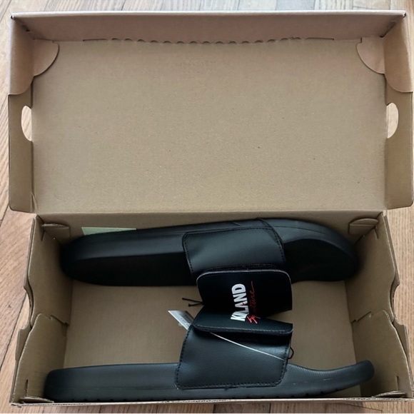 NWT Kirkland Signature Logo Slide Sandal - Men size 8 - Picture 3 of 8